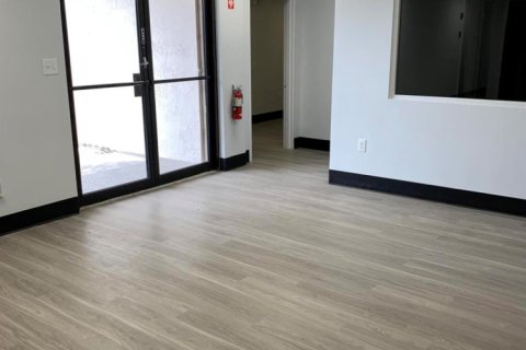 Oficina en alquiler en Lake Worth, Florida № 880617 - foto 1