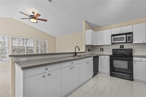 House in Port Orange, Florida 3 bedrooms, 208.19 sq.m. № 2421612 - photo 25