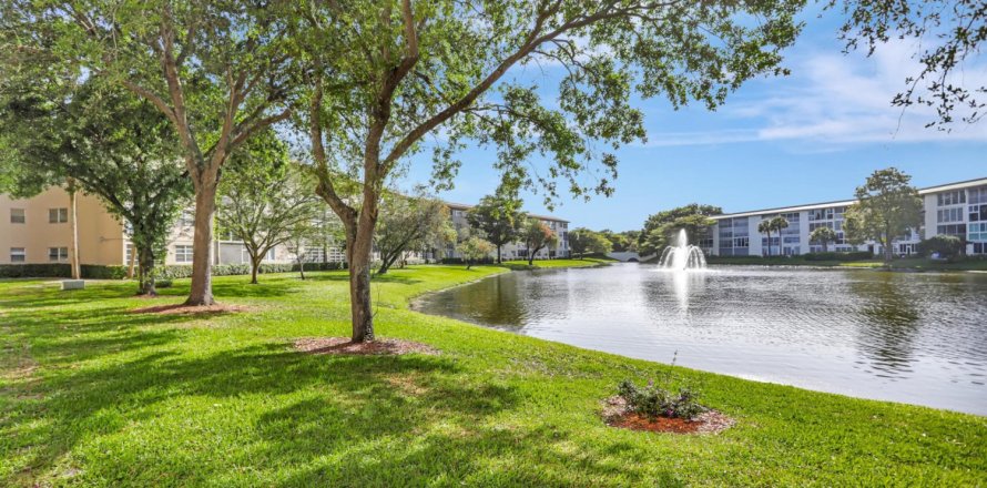 Condo in Coconut Creek, Florida, 2 bedrooms  № 1009579