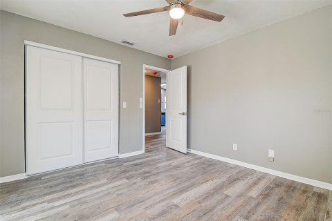 House in Saint Petersburg, Florida 3 bedrooms, 116.41 sq.m. № 2115943 - photo 22