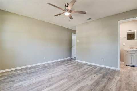 House in Saint Petersburg, Florida 3 bedrooms, 116.41 sq.m. № 2115943 - photo 25