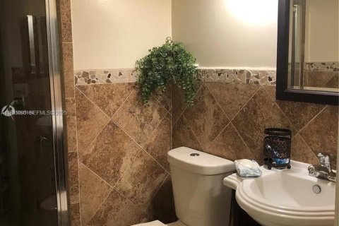 Снять в аренду кондоминиум в Бока-Ратон, Флорида 2 спальни, 97.55м2, № 1993128 - фото 10