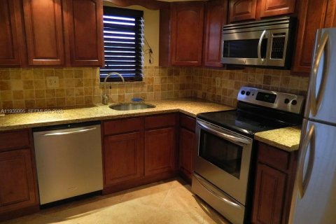 Кондоминиум с 2 спальнями в Бока-Ратон, Флорида № 1993128