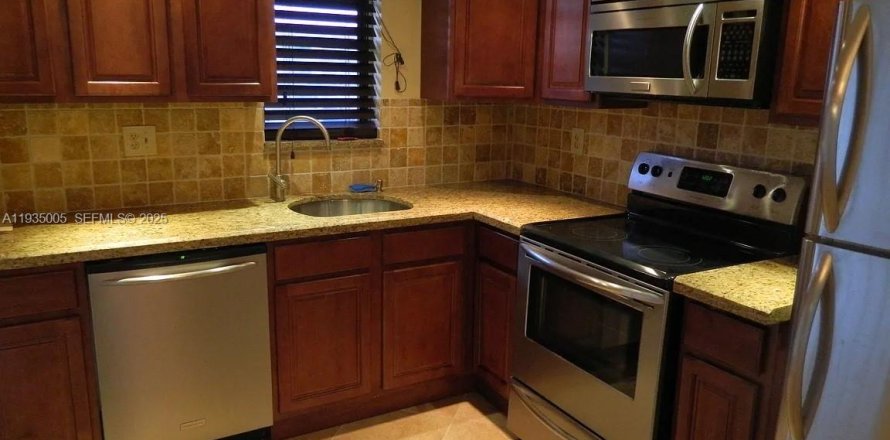 Кондоминиум с 2 спальнями в Бока-Ратон, Флорида № 1993128