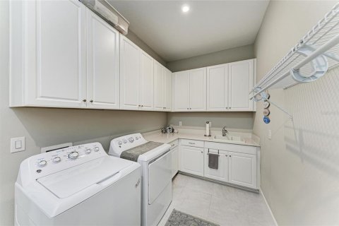 House in Bradenton, Florida 3 bedrooms, 285.4 sq.m. № 1547964 - photo 29