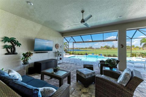 House in Bradenton, Florida 3 bedrooms, 285.4 sq.m. № 1547964 - photo 30