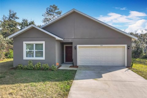 House in Orange City, Florida 3 bedrooms, 144 sq.m. № 1719750 - photo 1