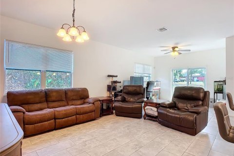 House in Orange City, Florida 3 bedrooms, 144 sq.m. № 1719750 - photo 4