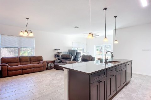 House in Orange City, Florida 3 bedrooms, 144 sq.m. № 1719750 - photo 6
