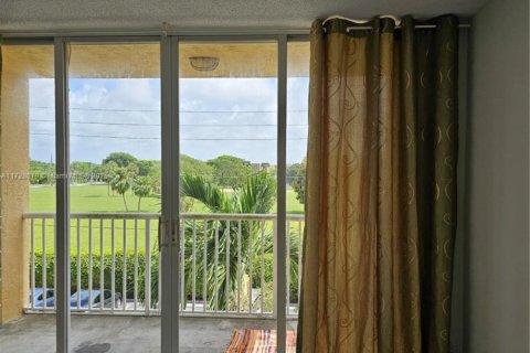 Condo in Dania Beach, Florida, 1 bedroom  № 1699418 - photo 7