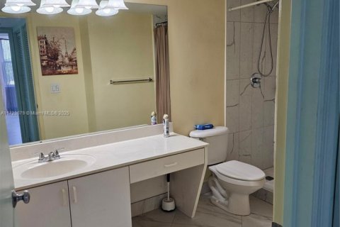 Condo in Dania Beach, Florida, 1 bedroom  № 1699418 - photo 11