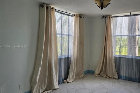 Condo in Dania Beach, Florida, 1 bedroom  № 1699418 - photo 10