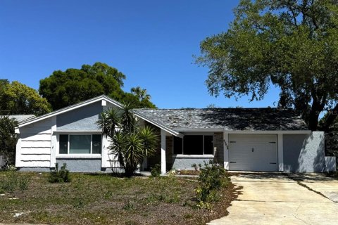 House in Hudson, Florida 2 bedrooms, 120.03 sq.m. № 2329752