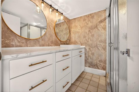 Townhouse in Leesburg, Florida 2 bedrooms, 119.66 sq.m. № 2212088 - photo 17