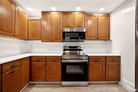 Townhouse in Leesburg, Florida 2 bedrooms, 119.66 sq.m. № 2212088 - photo 12