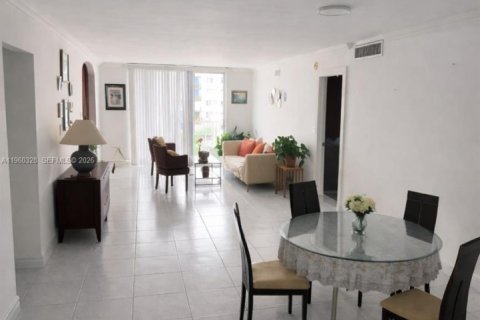 Condo à North Miami, Floride, 2 chambres  № 2080726