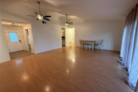 Casa en alquiler en Orlando, Florida, 3 dormitorios, 131.18 m2 № 1915139 - foto 4