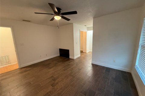 Casa en alquiler en Orlando, Florida, 3 dormitorios, 131.18 m2 № 1915139 - foto 9