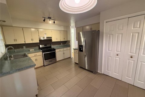 Casa en alquiler en Orlando, Florida, 3 dormitorios, 131.18 m2 № 1915139 - foto 7