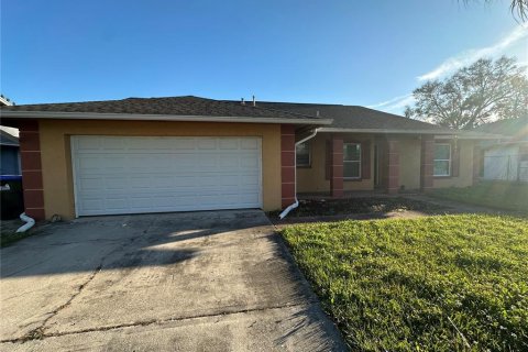 Casa en alquiler en Orlando, Florida, 3 dormitorios, 131.18 m2 № 1915139 - foto 1
