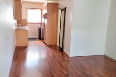 Copropriété à vendre à Miami Beach, Floride: 35.95 m2 № 2012310 - photo 2