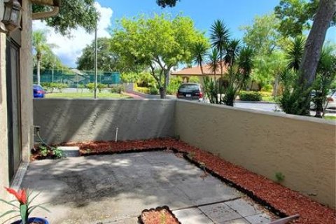 Touwnhouse à louer à Clearwater, Floride: 2 chambres, 113.15 m2 № 2109645 - photo 3
