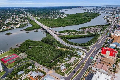 Купить виллу или дом в Индиан-Шорс, Флорида 7 комнат, 126.72м2, № 1911402 - фото 12