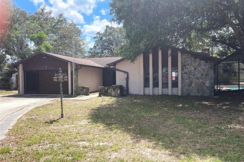 House in Spring Hill, Florida 3 bedrooms, 158.68 sq.m. № 2142507