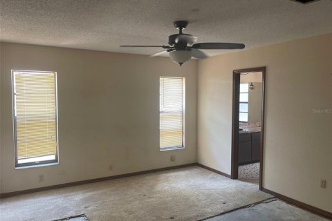 House in Spring Hill, Florida 3 bedrooms, 158.68 sq.m. № 2142507 - photo 8
