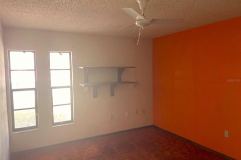 House in Spring Hill, Florida 3 bedrooms, 158.68 sq.m. № 2142507 - photo 14