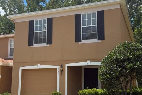 Townhouse in Land O' Lakes, Florida 3 bedrooms, 174.66 sq.m. № 2308972