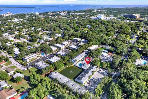 Townhouse in Dunedin, Florida 2 bedrooms, 102.19 sq.m. № 1785090 - photo 15