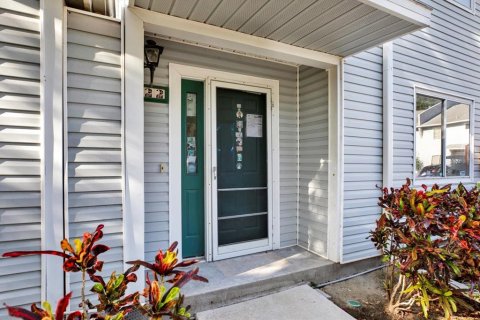 Townhouse in Dunedin, Florida 2 bedrooms, 102.19 sq.m. № 1785090 - photo 2