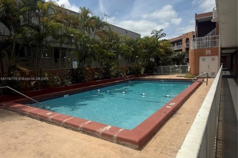 Appartement à louer à Hialeah, Floride: 2 chambres, 81.29 m2 № 1699574 - photo 11