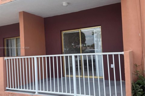 Appartement à louer à Hialeah, Floride: 2 chambres, 81.29 m2 № 1699574 - photo 10