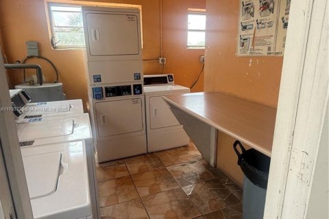 Appartement à louer à Hialeah, Floride: 2 chambres, 81.29 m2 № 1699574 - photo 12