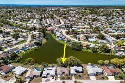 Villa ou maison à vendre à Port Richey, Floride: 2 chambres, 140.28 m2 № 2231671 - photo 2