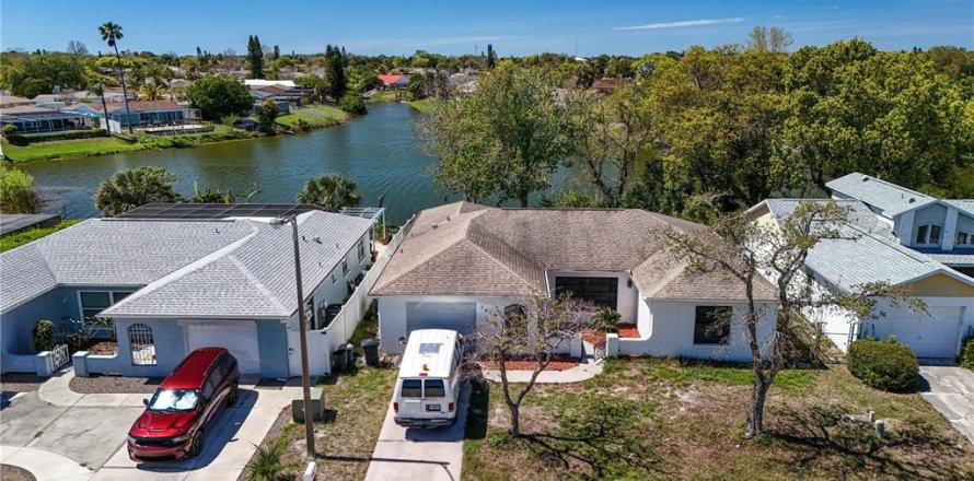 Villa ou maison à Port Richey, Floride 2 chambres, 140.28 m2 № 2231671