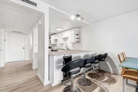 Condo in Boca Raton, Florida, 2 bedrooms  № 2172389 - photo 6