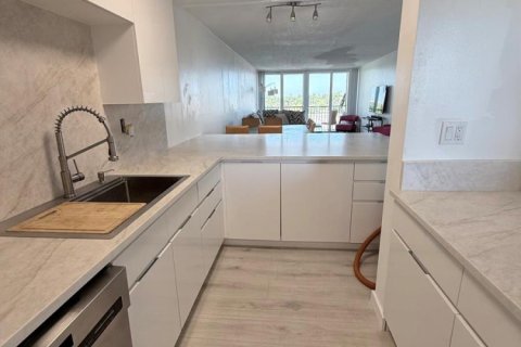Condo in Boca Raton, Florida, 2 bedrooms  № 2172389 - photo 16