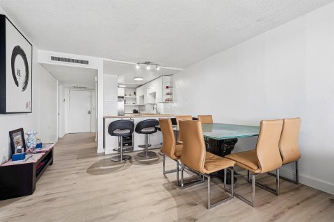 Condo in Boca Raton, Florida, 2 bedrooms  № 2172389 - photo 7