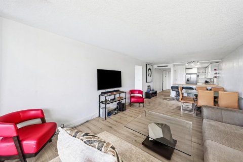 Condo in Boca Raton, Florida, 2 bedrooms  № 2172389 - photo 9