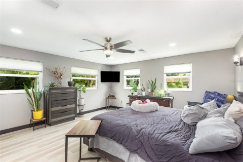 House in Titusville, Florida 4 bedrooms, 243.87 sq.m. № 1845221 - photo 9