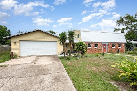 House in Titusville, Florida 4 bedrooms, 243.87 sq.m. № 1845221 - photo 27