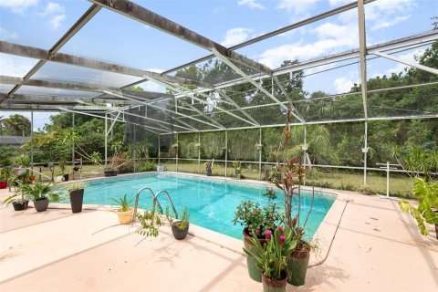 House in Titusville, Florida 4 bedrooms, 243.87 sq.m. № 1845221 - photo 5
