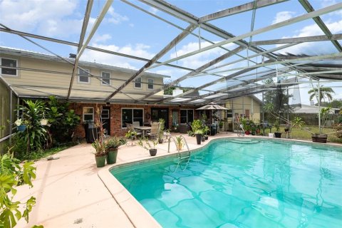 House in Titusville, Florida 4 bedrooms, 243.87 sq.m. № 1845221 - photo 22