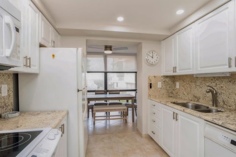 Copropriété à louer à Palm Beach, Floride: 2 chambres, 137.12 m2 № 2262324 - photo 12