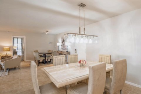 Copropriété à louer à Palm Beach, Floride: 2 chambres, 137.12 m2 № 2262324 - photo 10