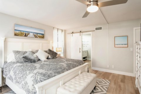 Copropriété à louer à Palm Beach, Floride: 2 chambres, 137.12 m2 № 2262324 - photo 15