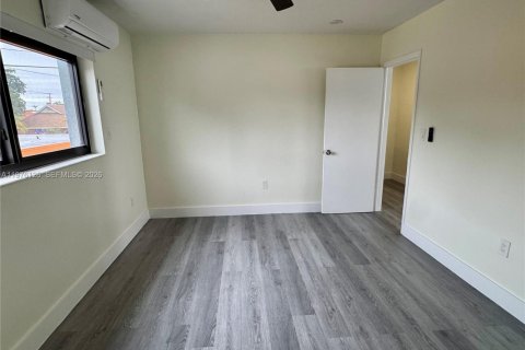 Снять в аренду квартиру в Майами, Флорида 1 спальня, 52.03м2, № 2042628 - фото 8